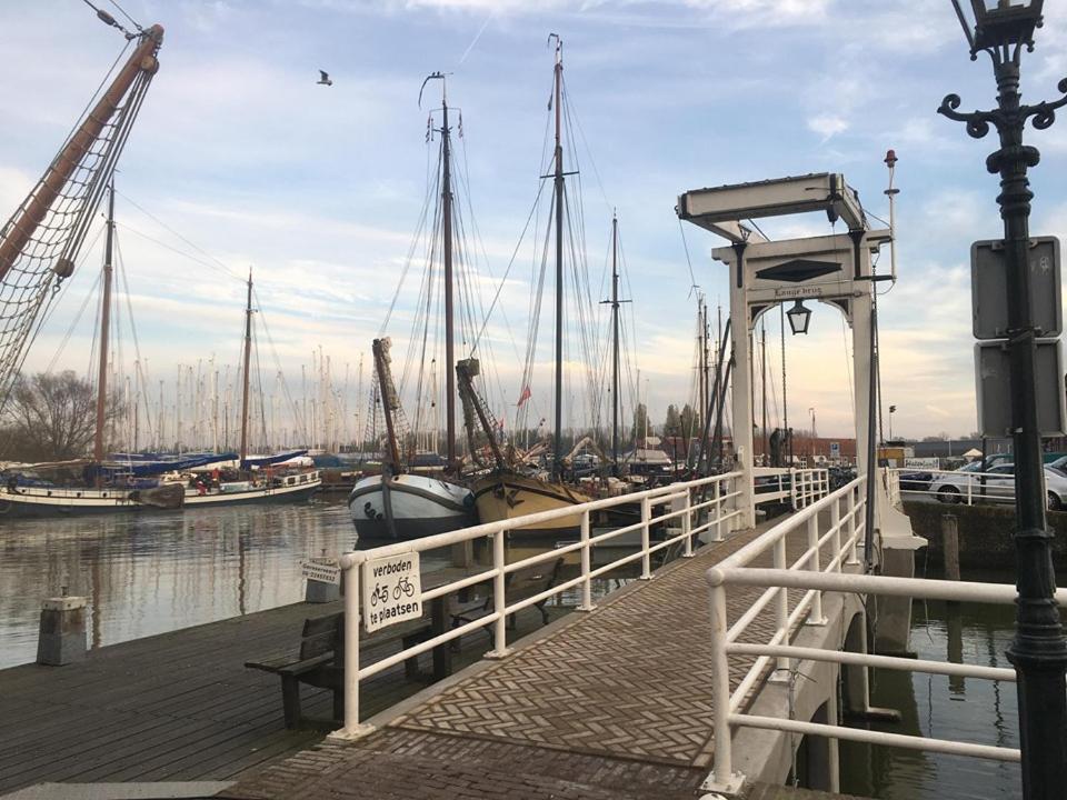 Polarstern - Unique Boatstay! Monnickendam Eksteriør bilde